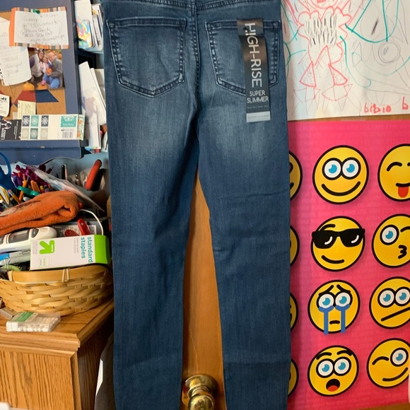 High Rise Distressed Jeans - Picture 2 of 5